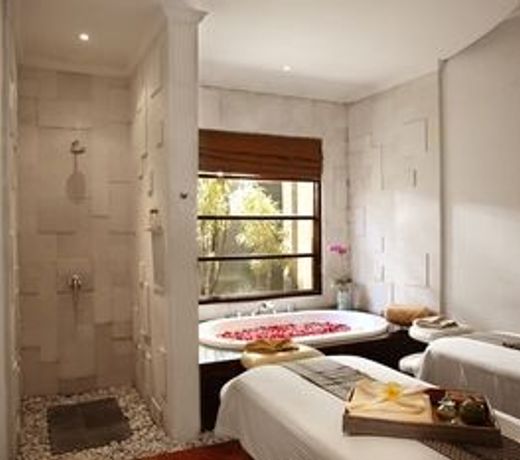 The Wolas Villas