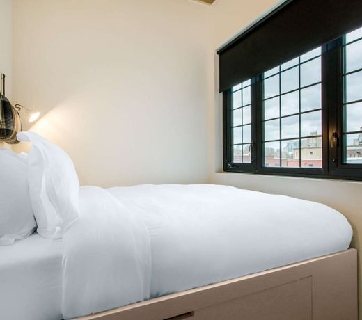 Gowanus Inn & Yard
