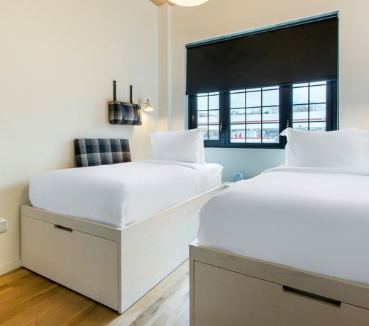 Gowanus Inn & Yard
