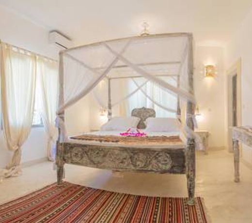 Alawi Boutique Hotel