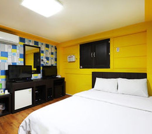 Hotel H.E