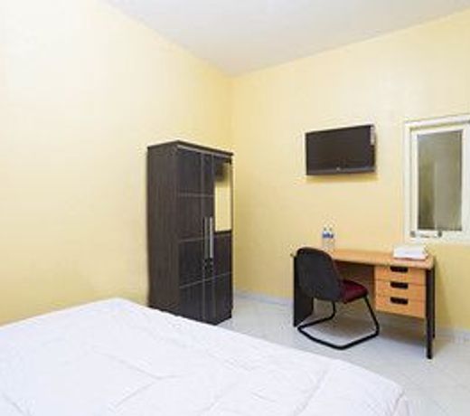 RedDoorz near Halim Perdanakusuma