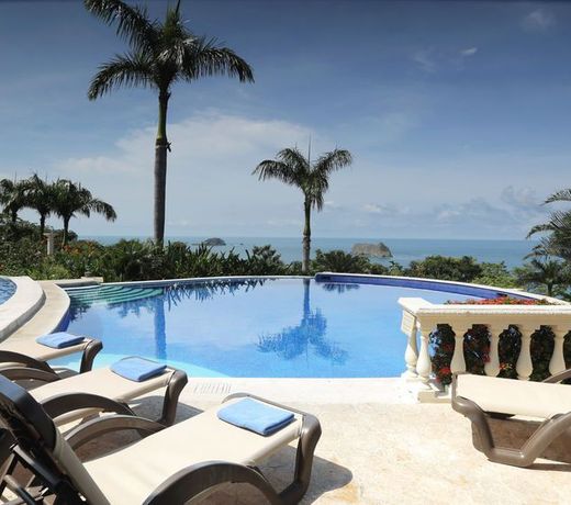 Parador Nature Resort and Spa