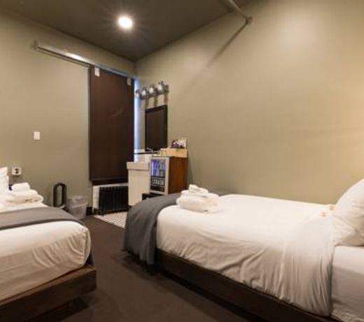 Crash Hotel Downtown Edmonton