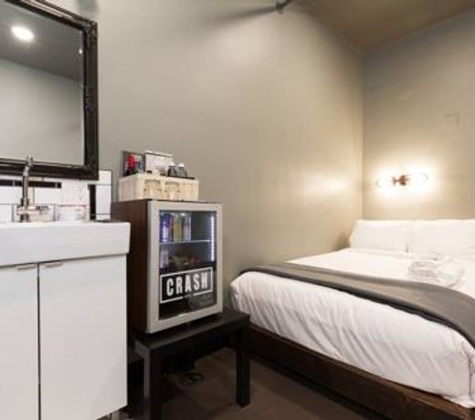 Crash Hotel Downtown Edmonton
