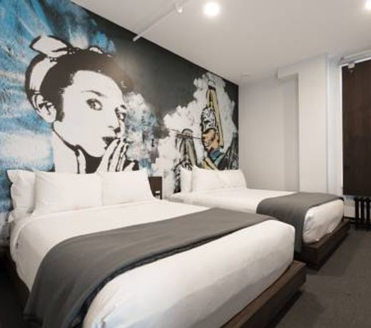 Crash Hotel Downtown Edmonton