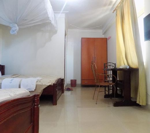 G-One Hotel