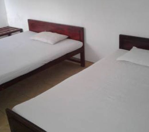 Hotel Lions Den & Lions D Restaurant