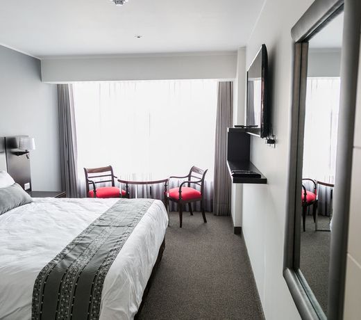 Apart Hotel Petit Palace Suites