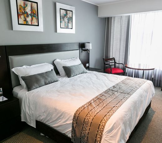 Apart Hotel Petit Palace Suites