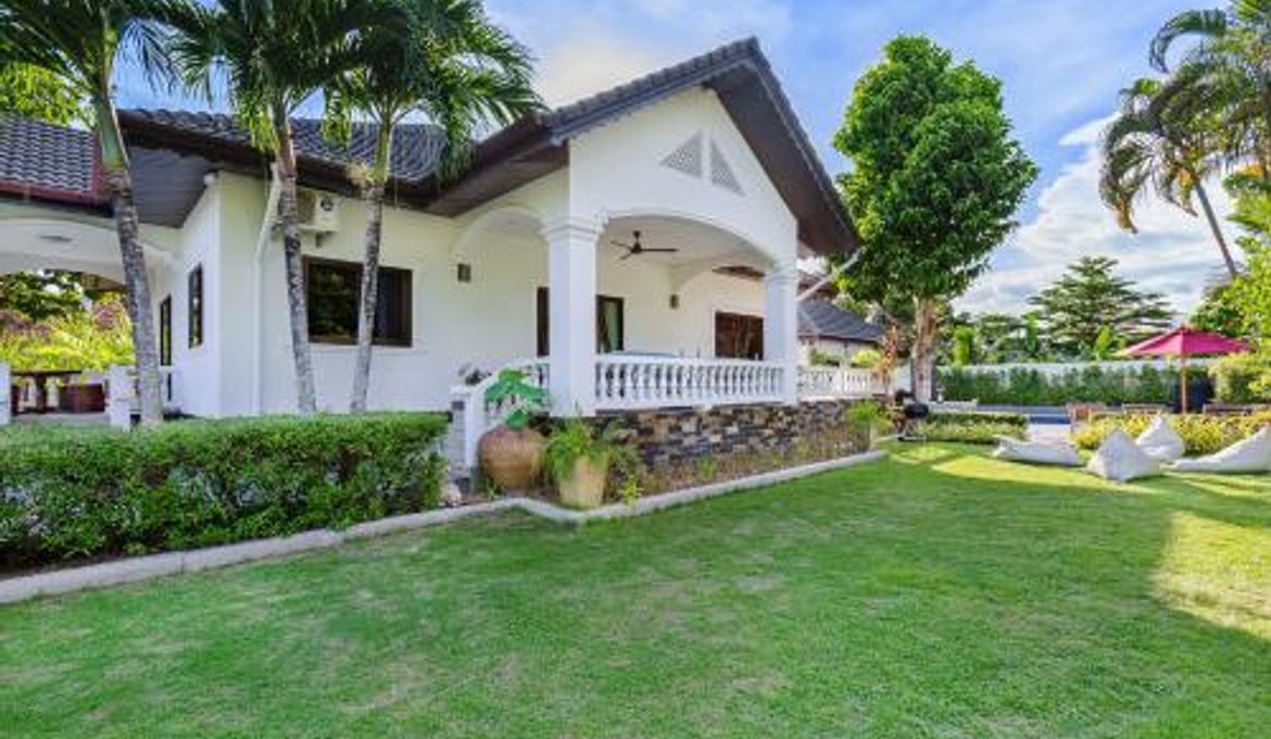 5 Bedrooms Pool Villa behide Phuket Zoo