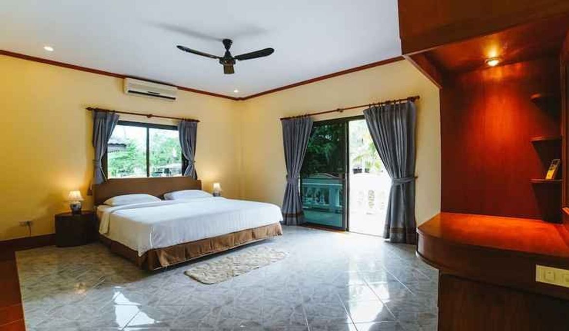 5 Bedrooms Pool Villa behide Phuket Zoo