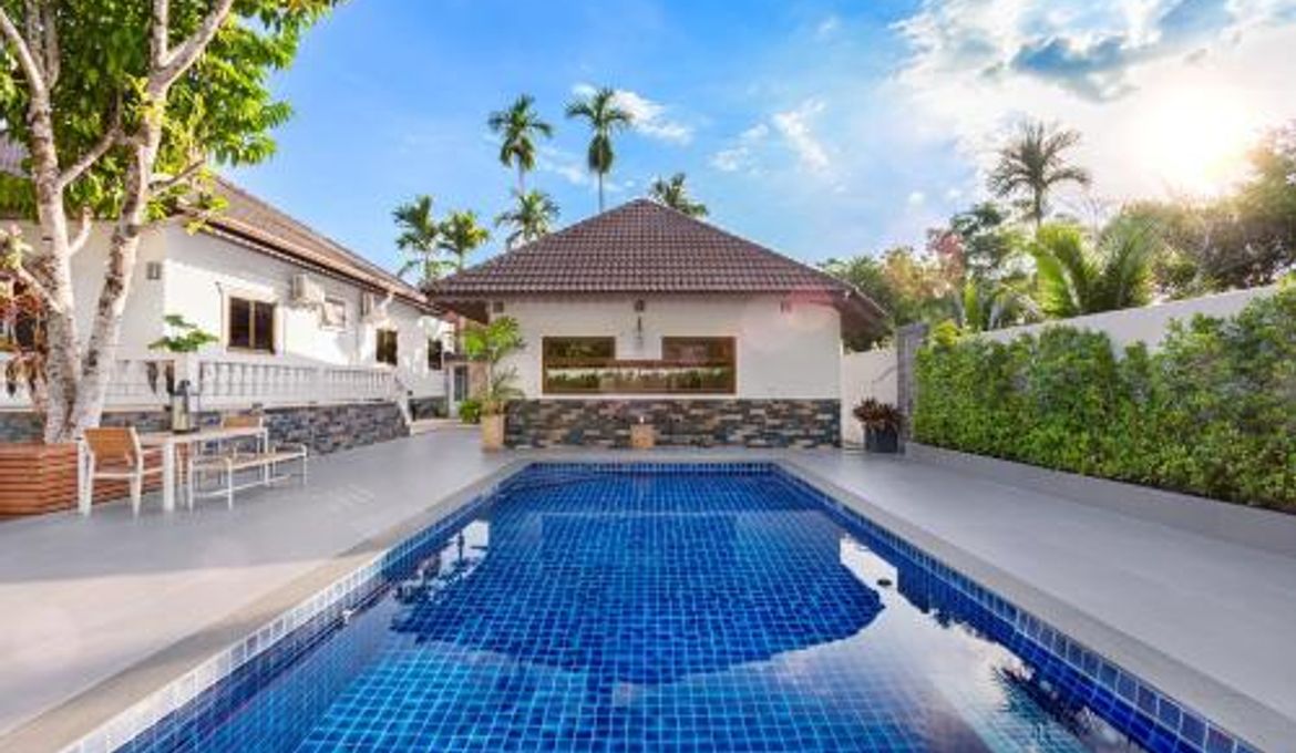 5 Bedrooms Pool Villa behide Phuket Zoo