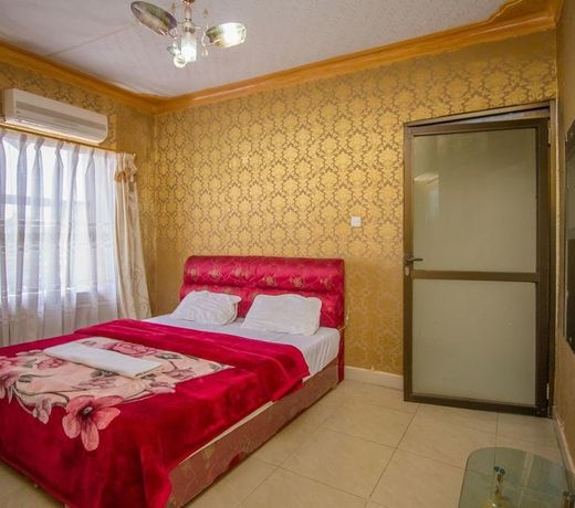Platinum Royale Hotel
