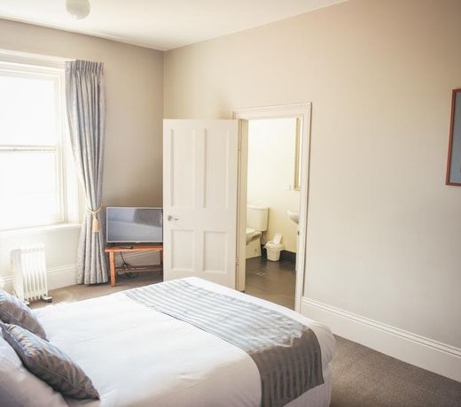 Deloraine Hotel