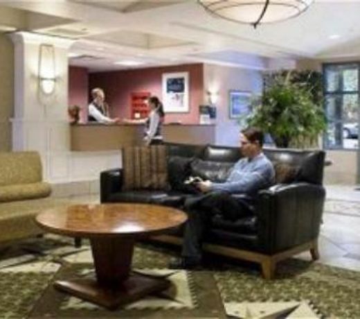 Hampton Inn and Suites Seattle-Bellevue Downtown