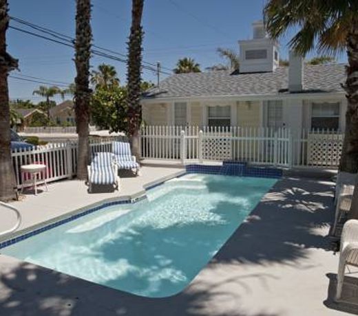 Bungalow Beach Resort