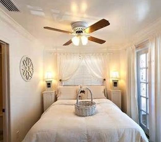 Bungalow Beach Resort
