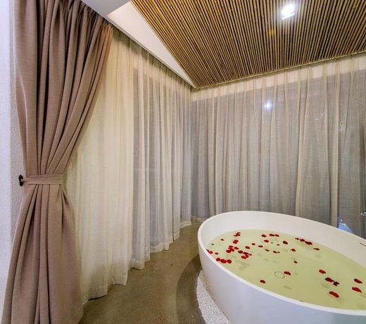 Dali Yifang Qingchen Lake View Holiday Hotel