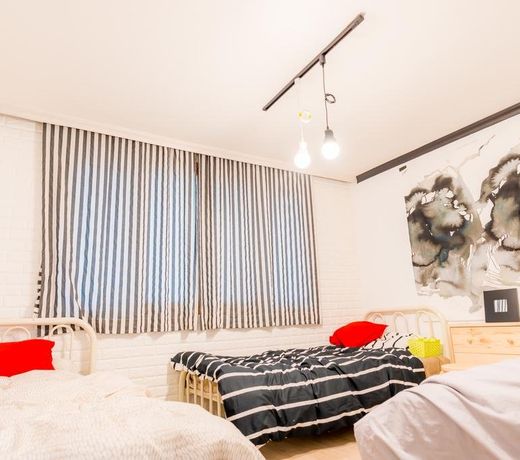 TnE House