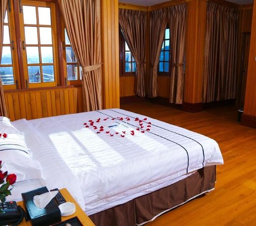 Famous Hotel Kalaw