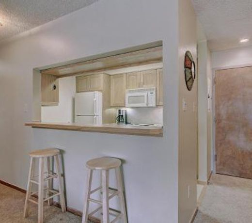 Vs549 Village Square Condo