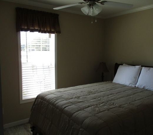 Majestic Oaks RV Resort