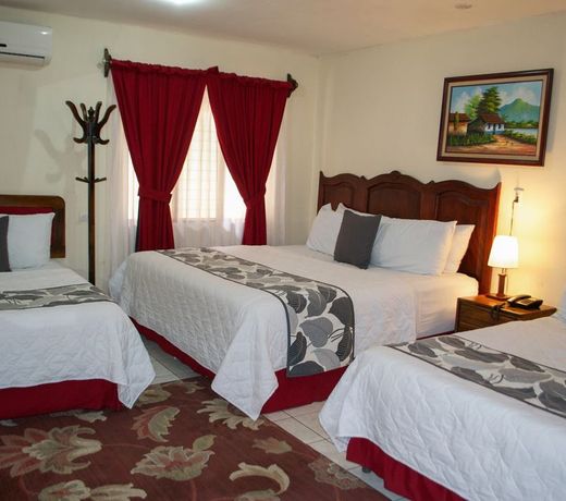 Berlor Airport Inn