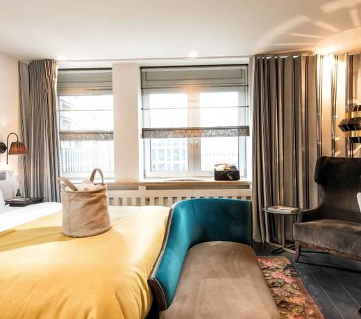 Sir Nikolai Hotel