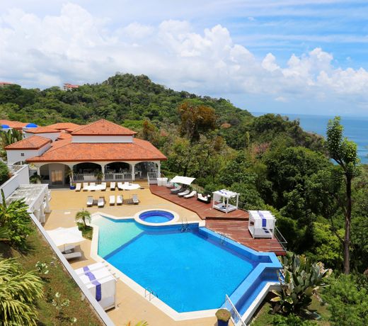 Shana by the Beach Manuel Antonio