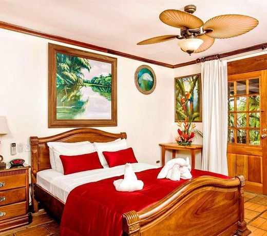 Hotel Villas Lirio