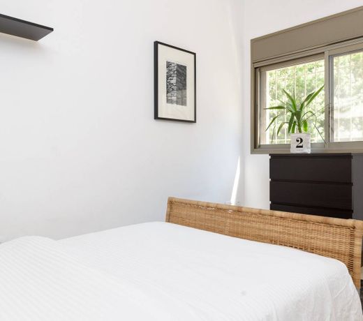 Your Home, 2Min From Frishman Beach