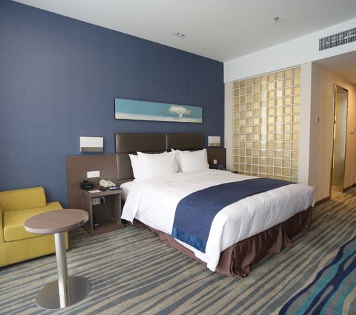 Holiday Inn Express Shenyang North Station, an IHG Hotel