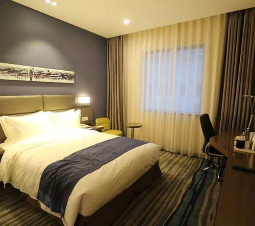 Holiday Inn Express Shenyang North Station, an IHG Hotel