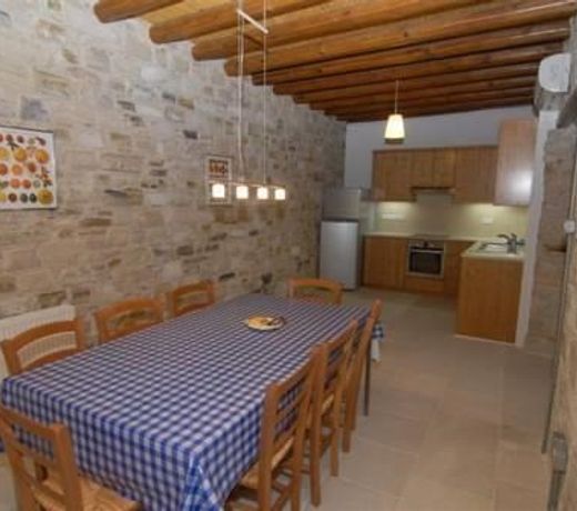 Anesi House