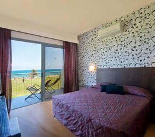 Natura Beach Hotel And Villas