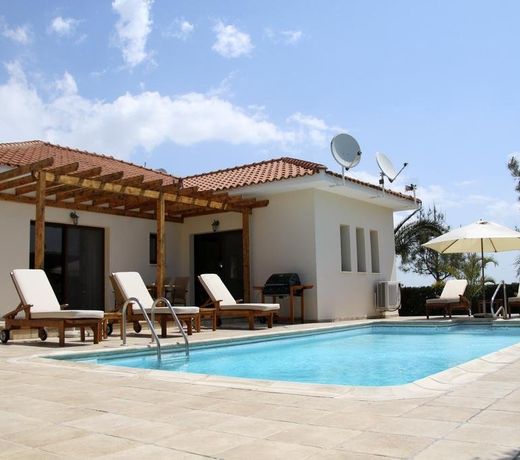 Eve Pissouri XÎ¹nisteri Villa