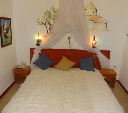 Kiniras Traditional Hotel & Restaurant