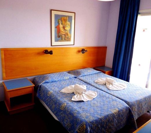 Daphne Hotel Apartments