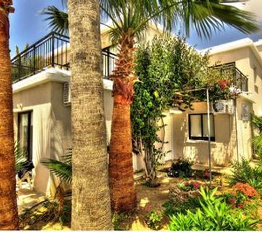 Hilltop Gardens Hotel Apartments