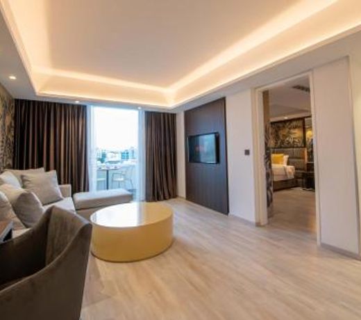 Almond Business Hotel