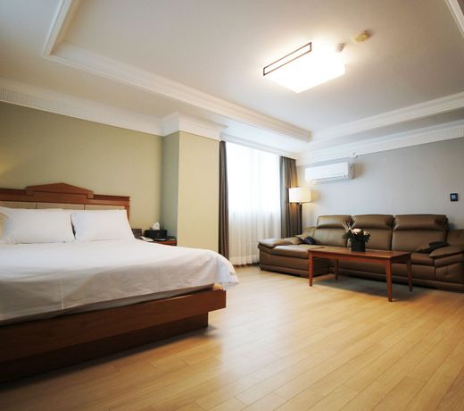 Empire Tourist Hotel