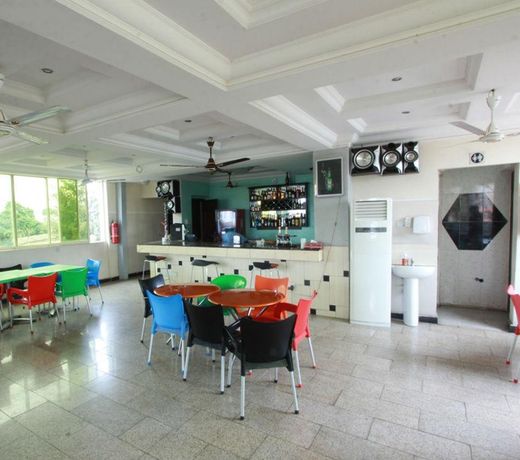 Esado Conference Centre And Suites
