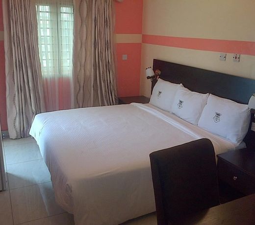 Esado Suites and Conference Oregun