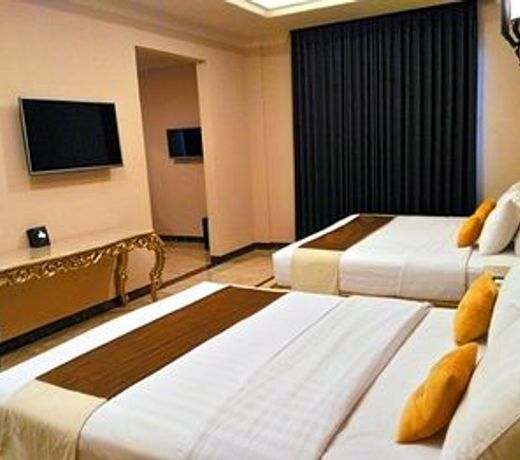 Apple Green Hotel