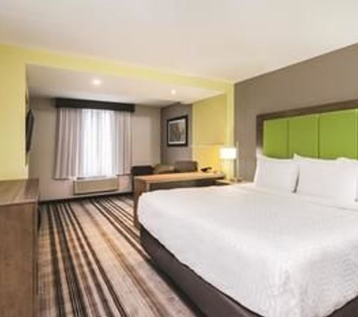 La Quinta Inn & Suites Brooklyn Central