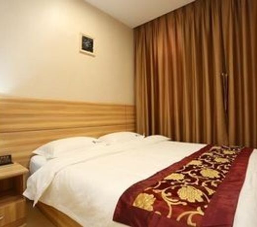 CENTER OF CITY CREO HOTEL
