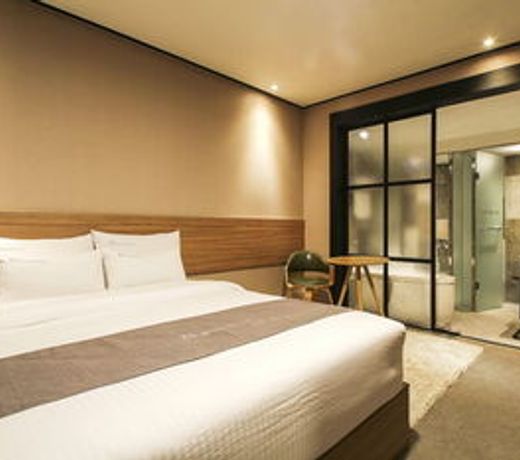 Hotel The May