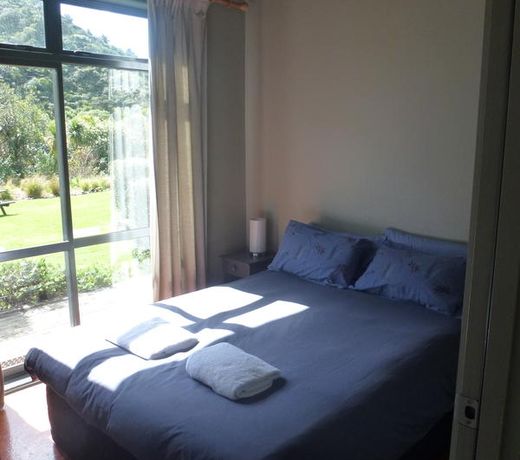 Piha Beachstay Accommodation