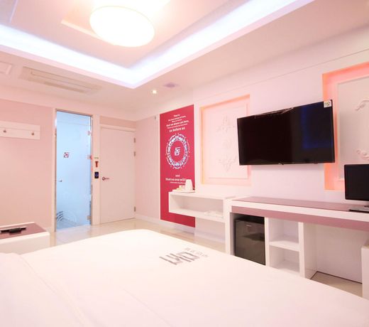 Dom Hotel
